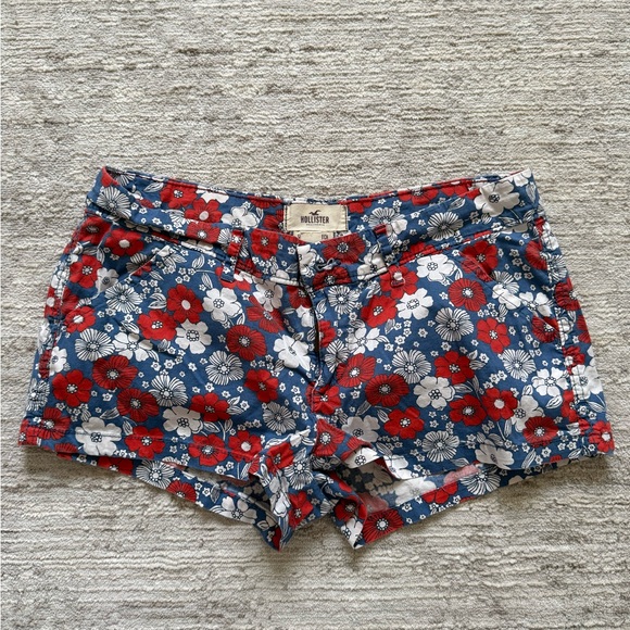 Hollister Floral Denim Low Rise Shorts (Size 3) - Picture 4 of 6